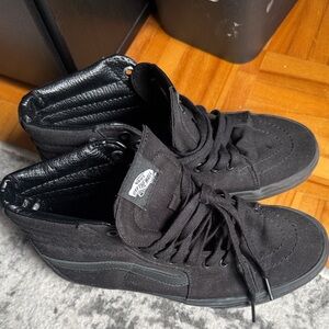 Vans Black High-Top Skate Sneakers - like new - worn a few times  - size US 6.5